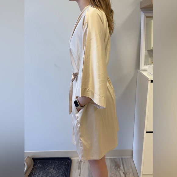 Sioro Silk Robe - Picture 3 of 4